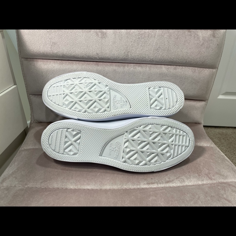 Converse - Picture 2 of 7